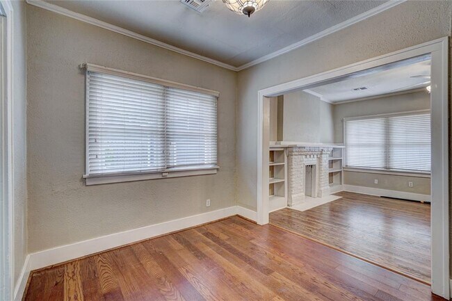 Building Photo - 3711 N Military Ave