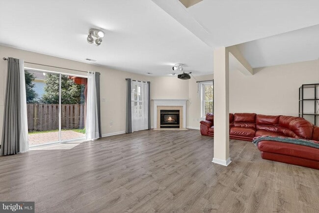 Building Photo - 8010 Readington Ct