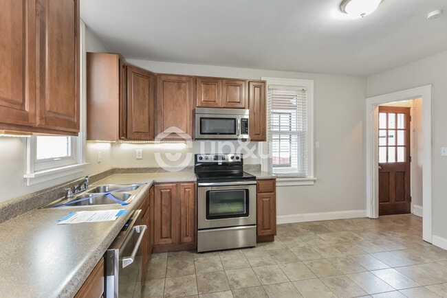 Building Photo - Fantastic 2bd/1ba home! Coming soon!