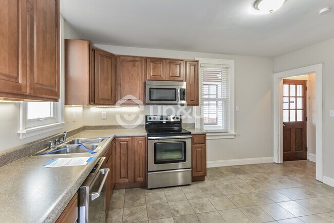 Building Photo - Fantastic 2bd/1ba home! Let yourself in!