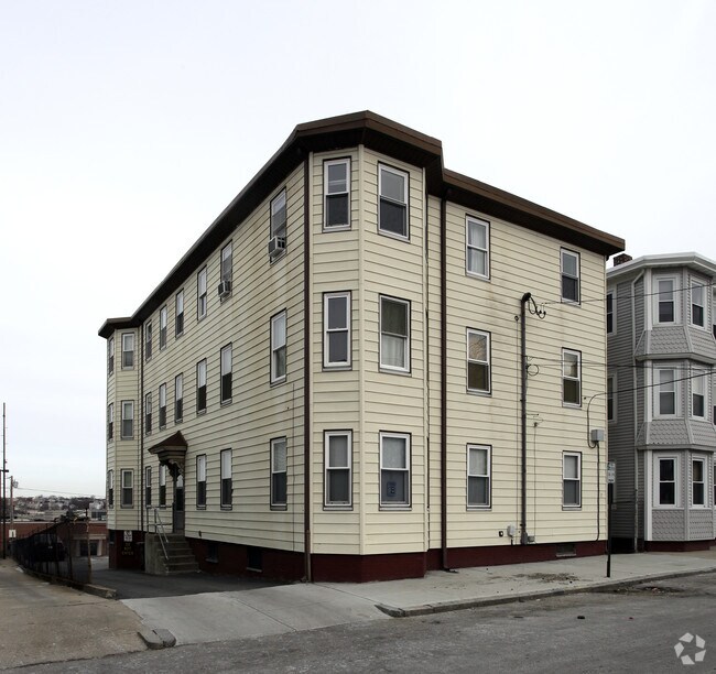 Primary Photo - 7-9 Spruce St