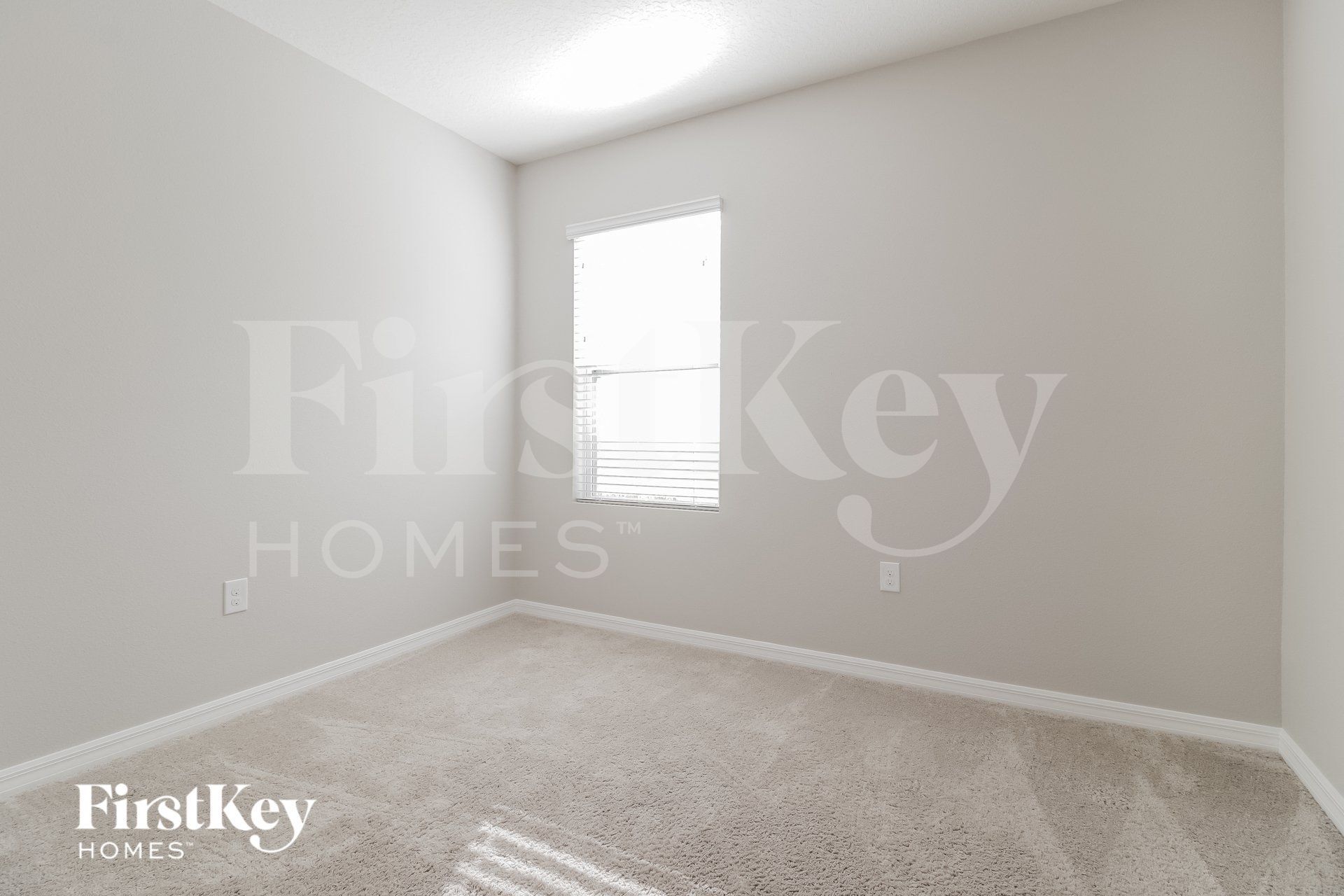 Building Photo - 325 Aberdeen Dr