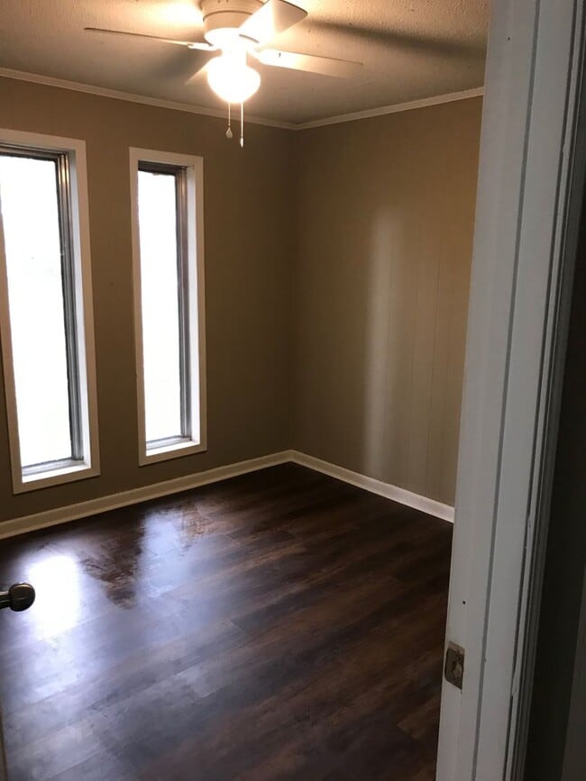 Building Photo - 205 Jim Denton