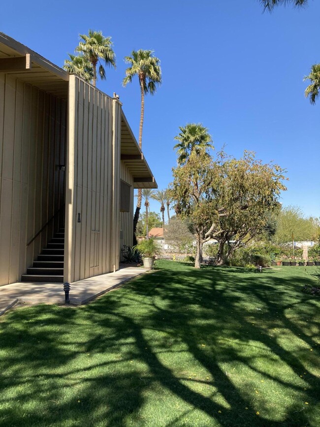 Building Photo - 77805 California Dr