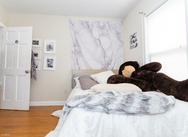 Building Photo - 5 br, 2 bath House - 48 Pratt St