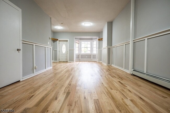 Building Photo - 122 3rd Ave