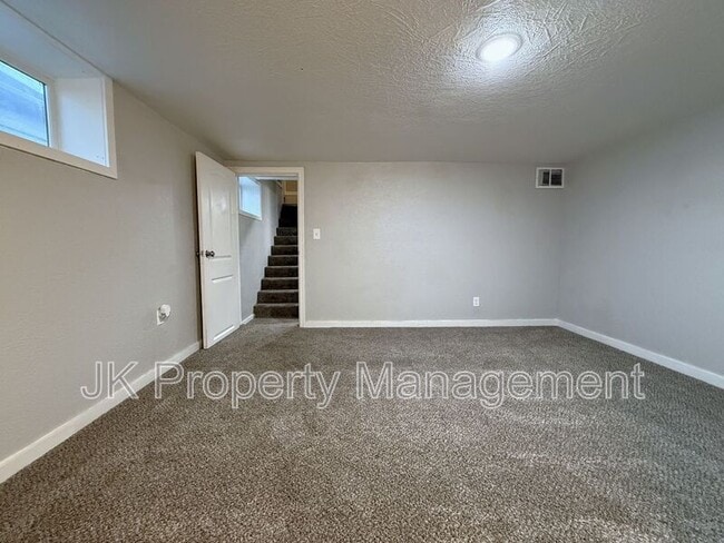 Building Photo - 2312 5th Ave N