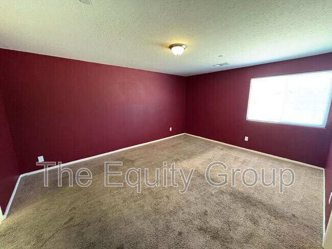 Building Photo - 2132 E Sweet Ave