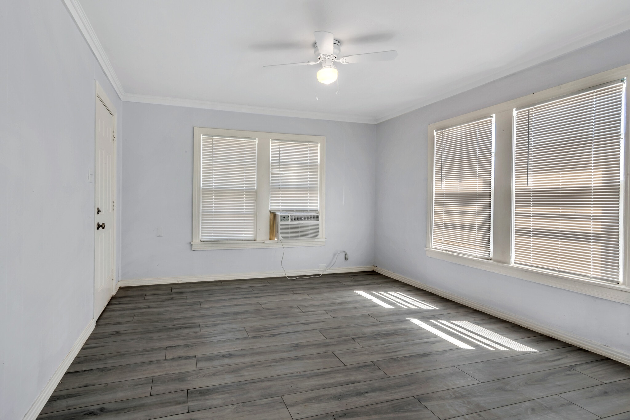 Building Photo - 305 N Robinson St