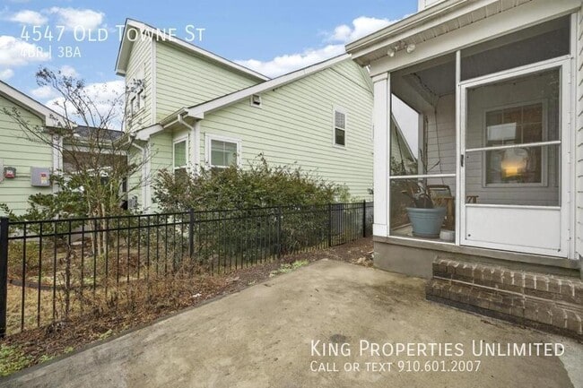 Building Photo - 4547 Old Towne St