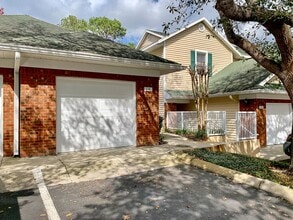 Building Photo - 1/1 Condo in the Greens at West End - Available mid-June!