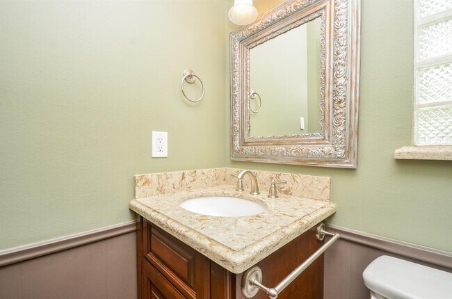 Building Photo - 3015 Bainbridge Ct