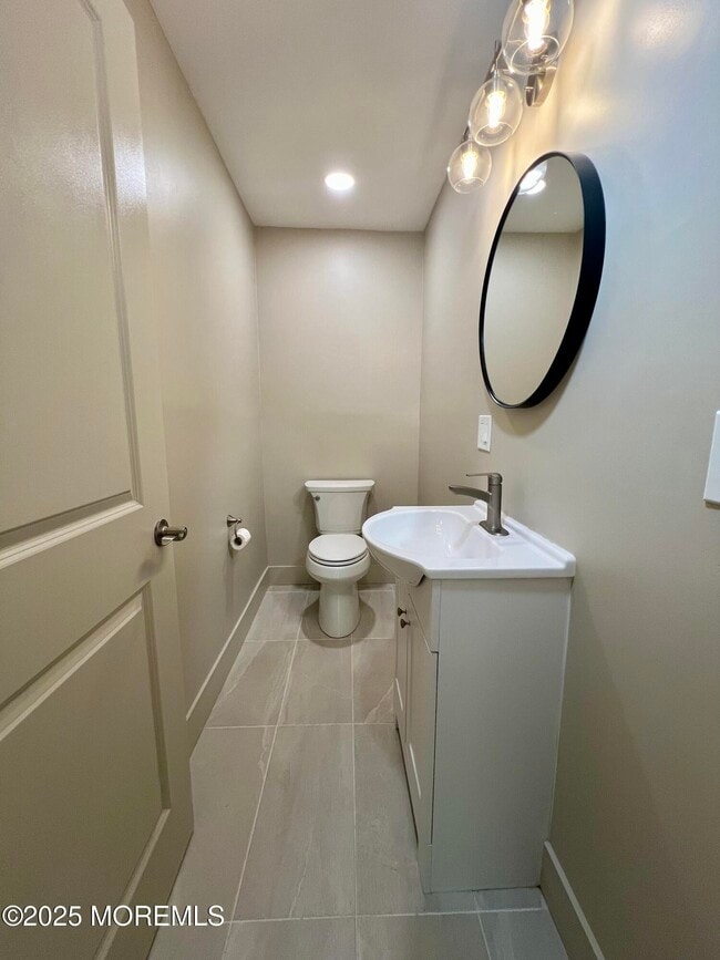 Building Photo - 7-1 Seattle Ct