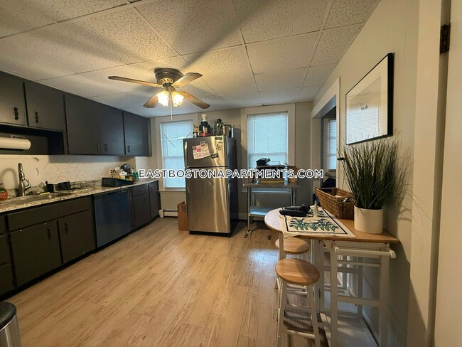 Primary Photo - 20 Trenton St