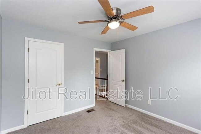 Building Photo - 483 Mountain Oaks Pkwy