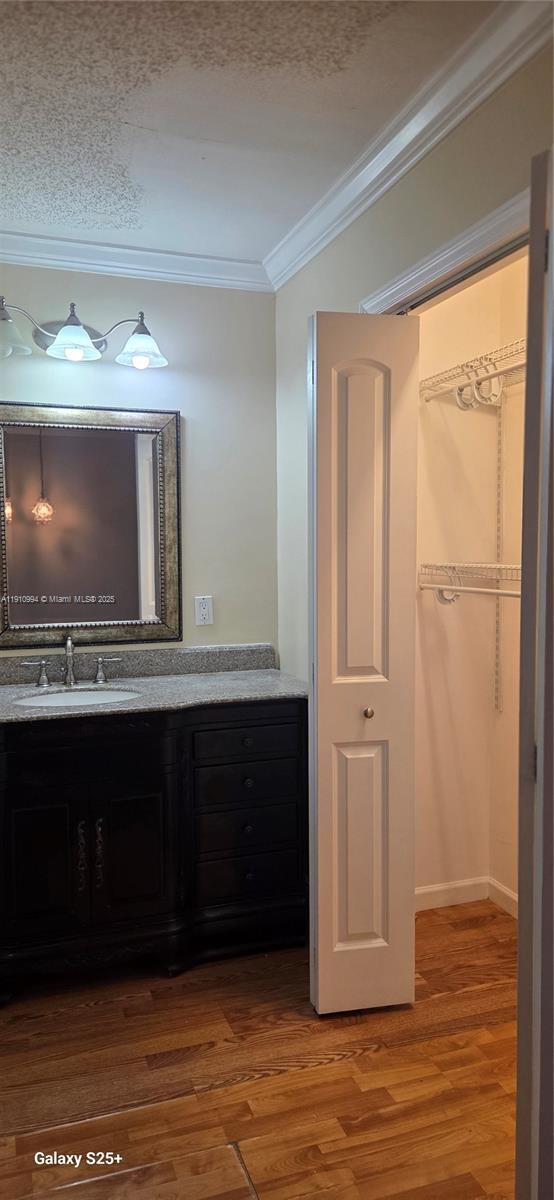 Building Photo - 1777 W 59th St