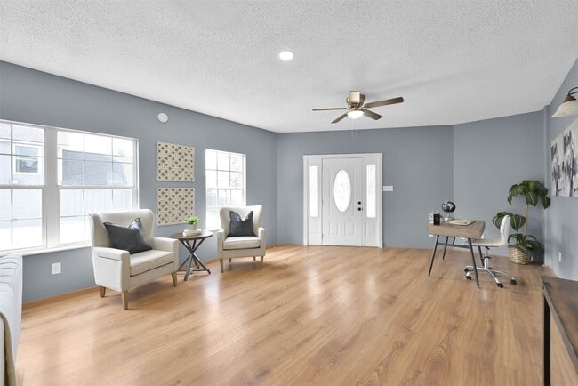 Building Photo - 11636 Old Oaks Ln