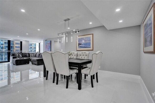 Building Photo - 2301 S Ocean Dr