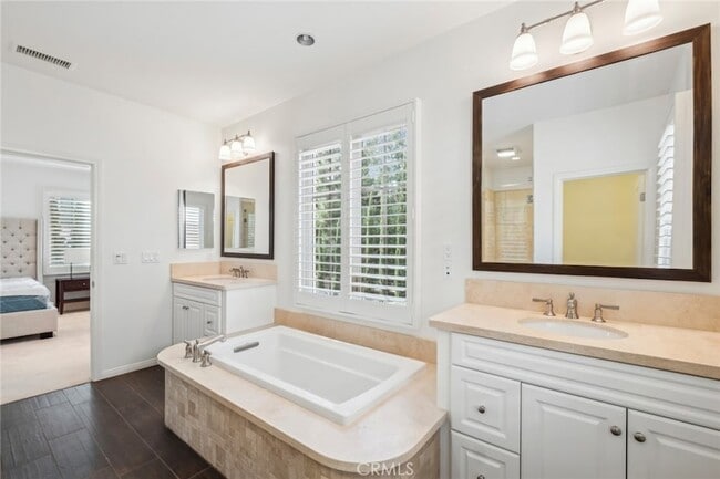 Building Photo - 70 Lupari