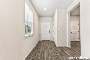 Building Photo - 2521 Ayers Dr