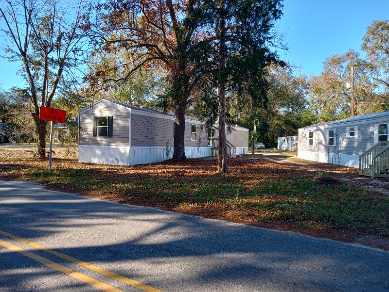 Building Photo - 253 Ceceile St
