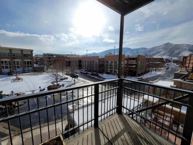 Building Photo - 2 Bed 2 Bath High-End Condo in Downtown Go...