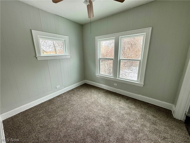 Building Photo - 9215 Yale Ave