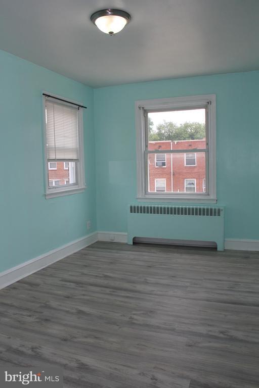 Building Photo - 4983 Whitaker Ave