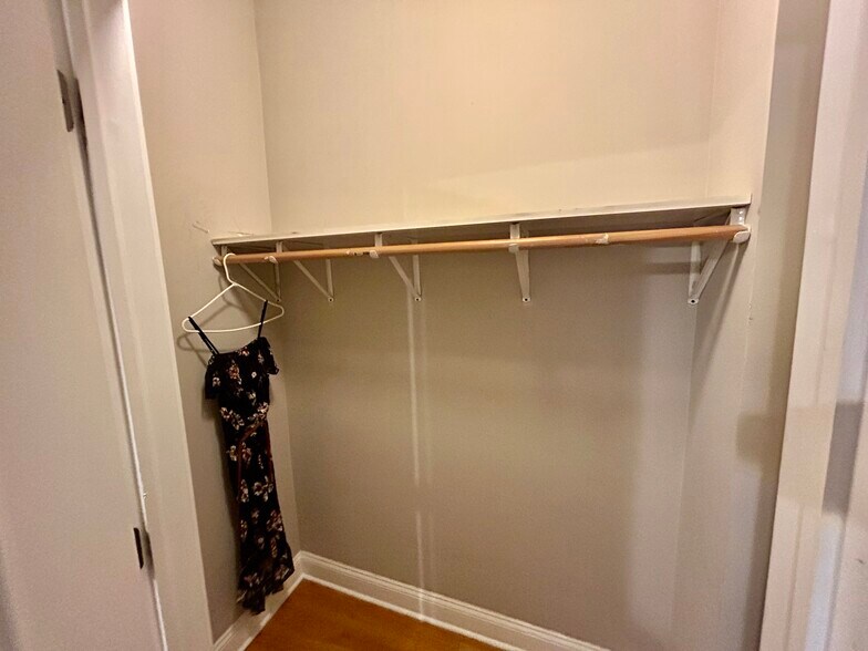 Building Photo - 1140 E Marquette Rd