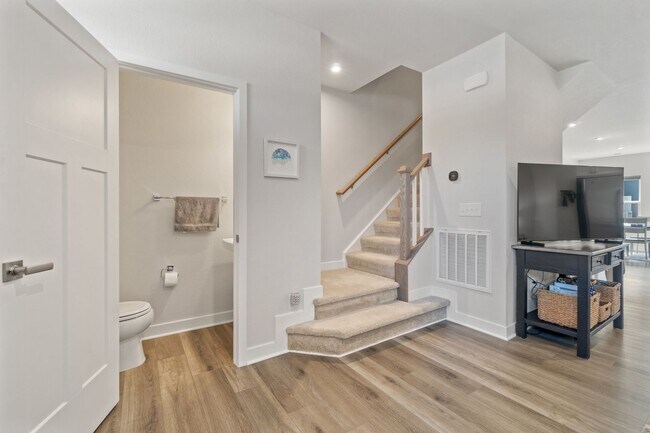 Building Photo - 2694A Azalea Garden Road