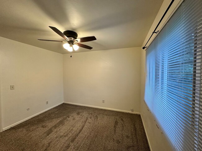 Building Photo - 516-518 N Clarendon St.