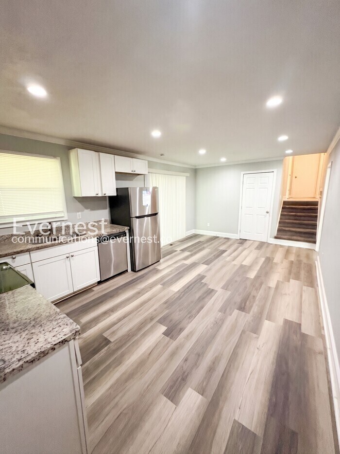 Building Photo - 742 Winter Ln