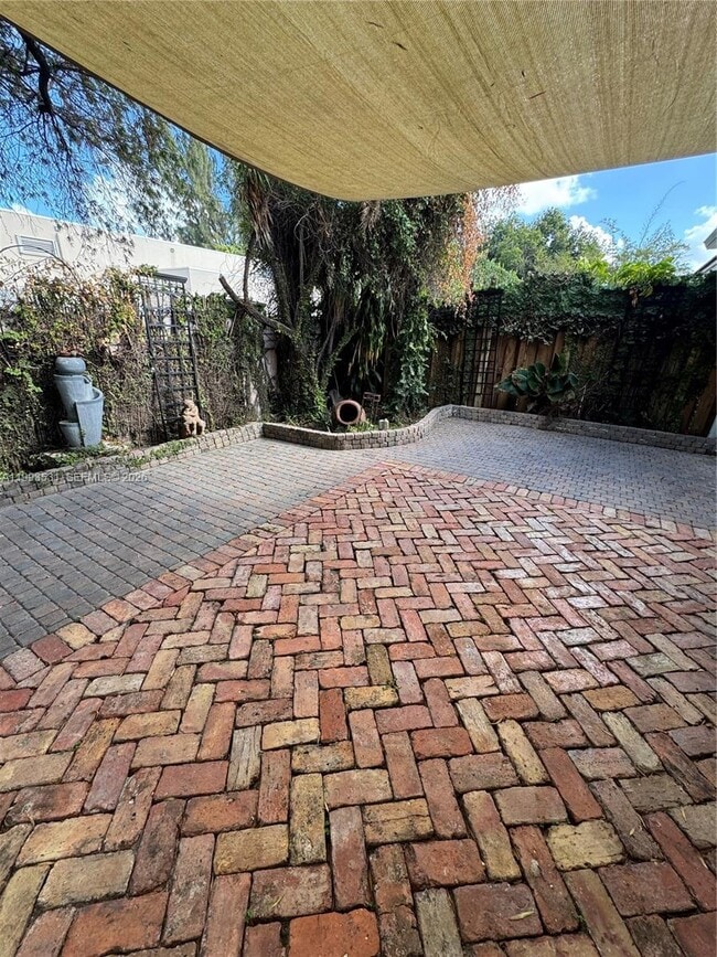 Building Photo - 5763 NW 97th Ct