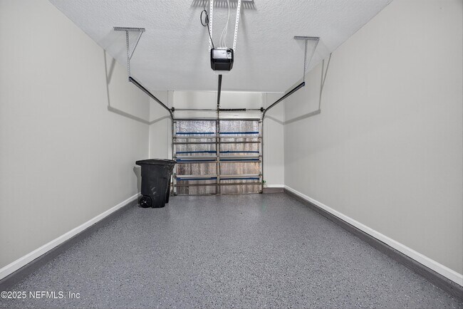 Building Photo - 655 Scrub Jay Dr