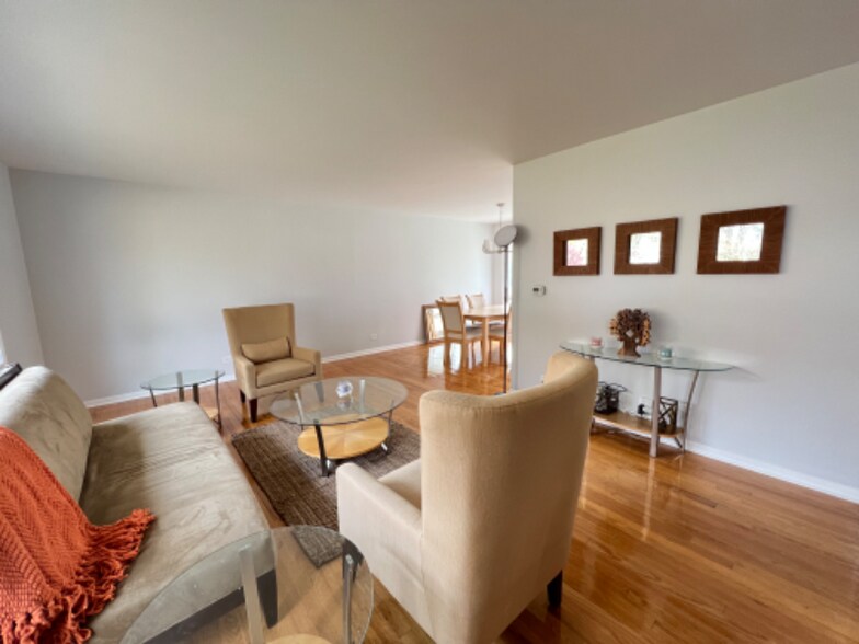 Building Photo - 510 Lasalle St