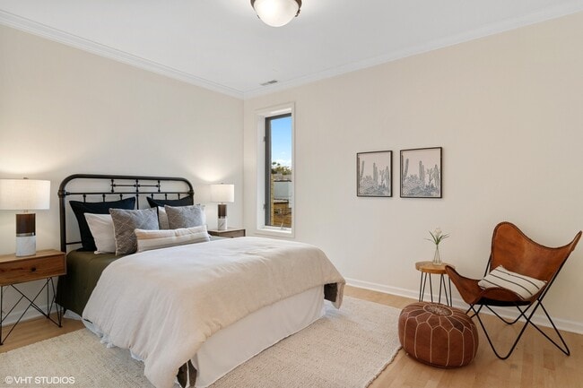 Building Photo - 810 N Wolcott Ave