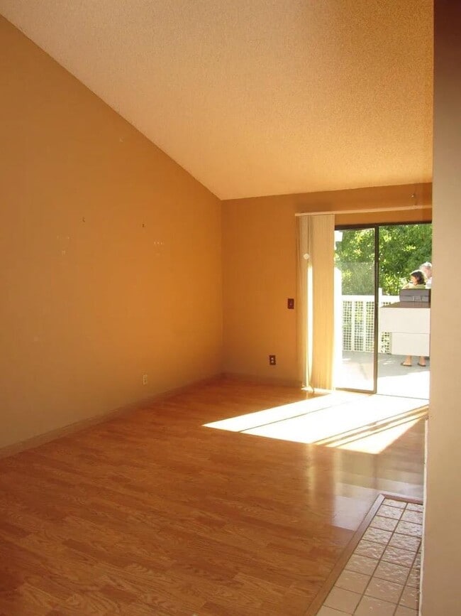 Building Photo - 3580 Birchwood Terrace