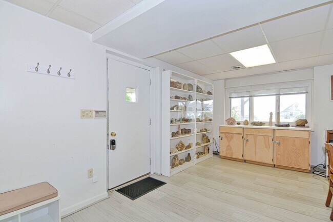 Building Photo - 26 Salt Island Rd