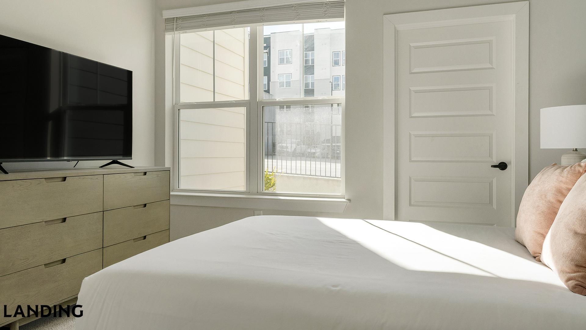 Building Photo - 1270 Hillcrest Dr