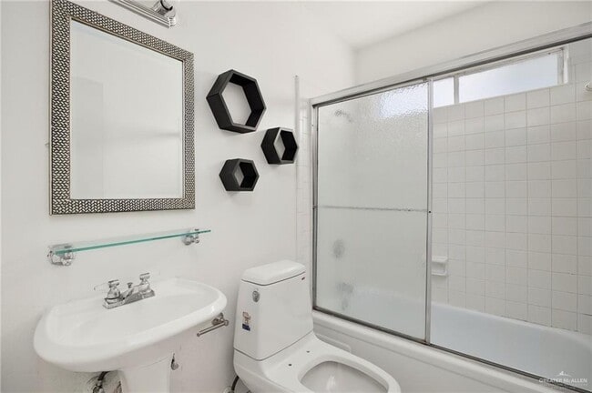 Building Photo - 11 Martin Ave