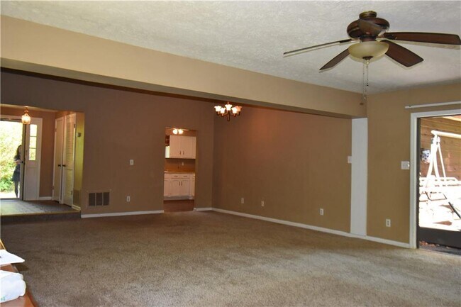 Building Photo - 404 Jon Scott Dr