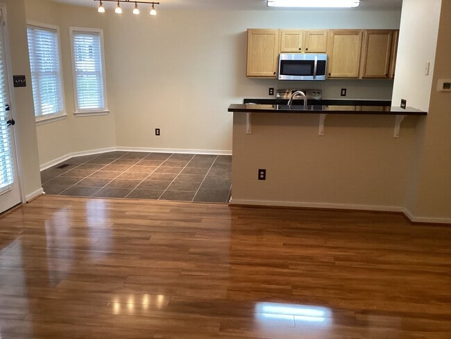 Building Photo - 3 bedroom Home Chesterfield-Ashbrook Subdivision