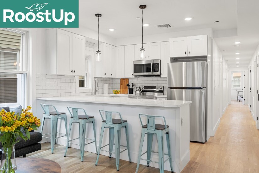 Building Photo - Furnished Bedroom with Private Bath in South Boston