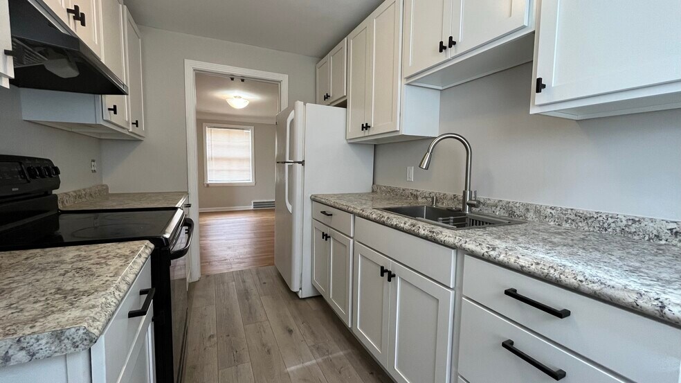 Building Photo - 3237 Washington Blvd