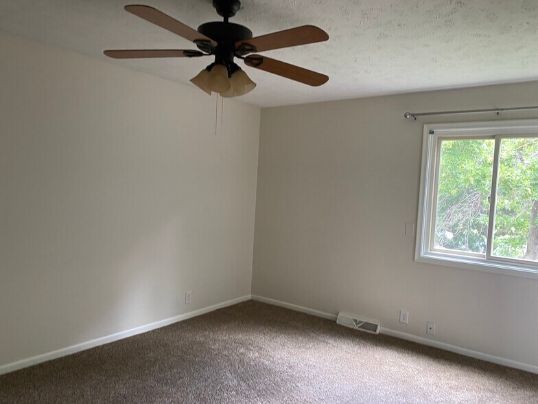 Building Photo - 2129 N 122nd Cir