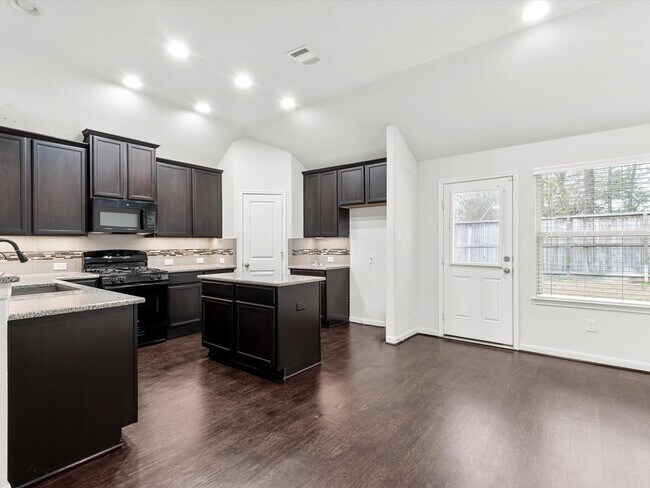 Building Photo - 23827 Pennington Hills Dr