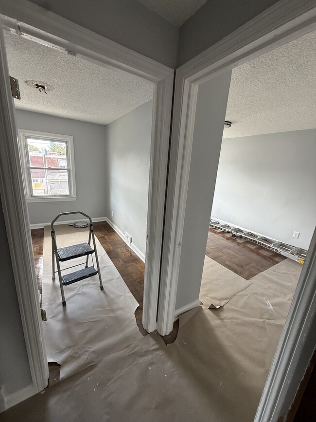 Building Photo - 906 Alcyon Dr