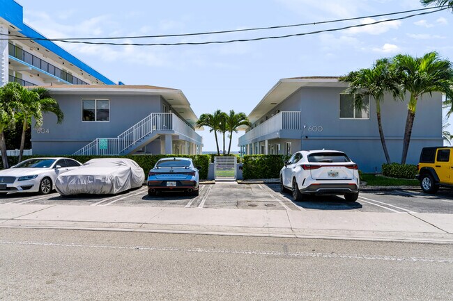 Building Photo - 604 N Ocean Blvd