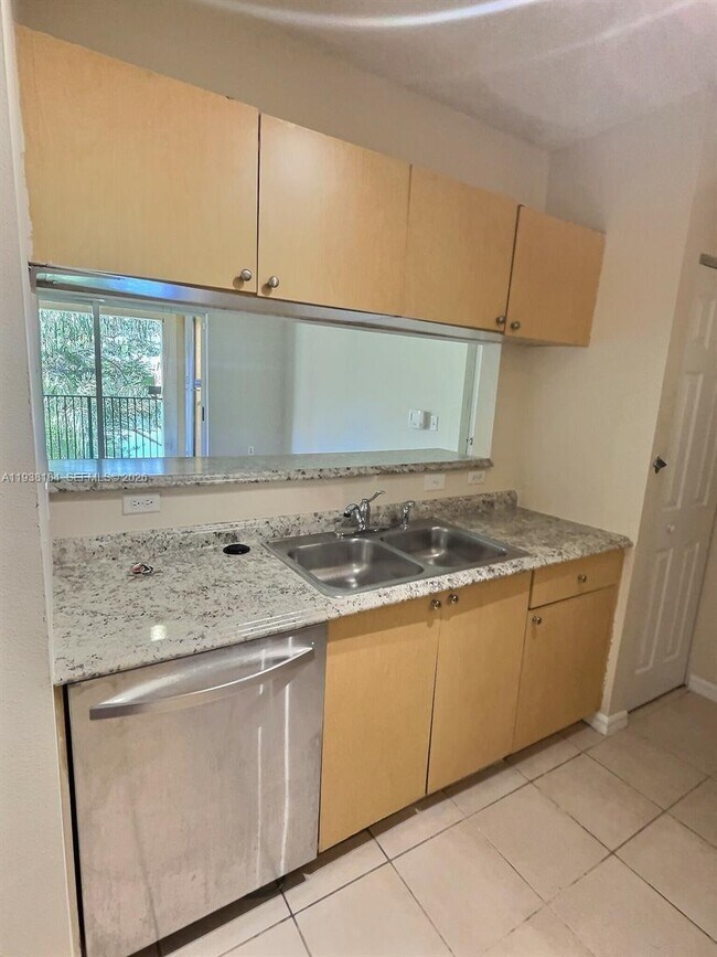 Building Photo - 2120 W Preserve Way