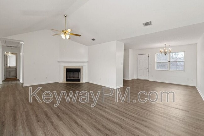 Building Photo - 2807 Crosscreek Rd